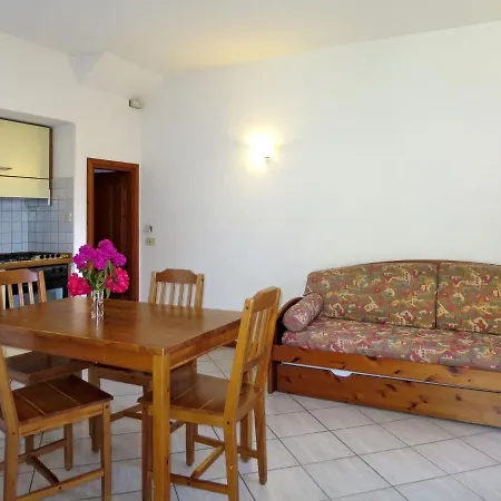 Σπίτι διακοπών Locazione Turistica Casa Della Fontana - Cno175 *